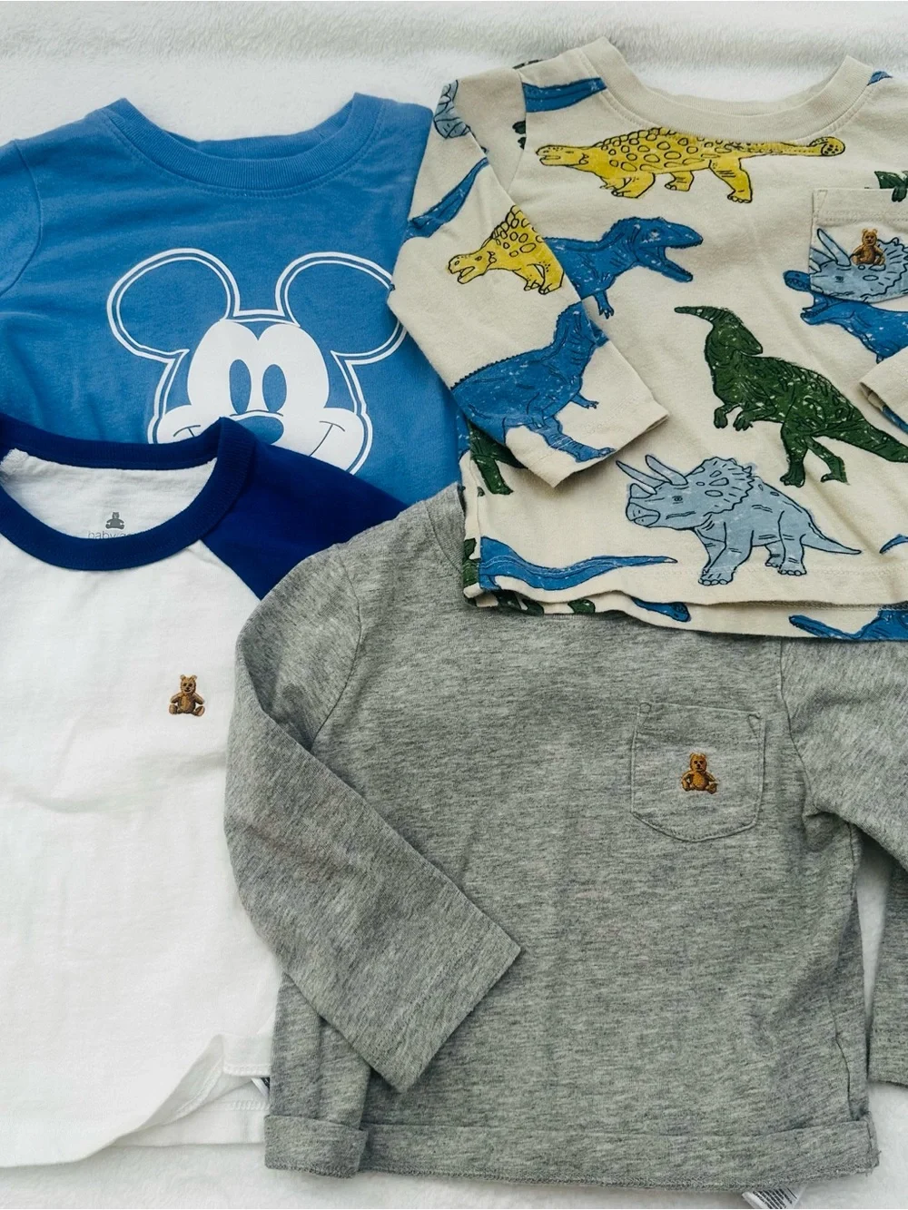 GAP long sleeve t shirt bundle of 4 12-18 mo